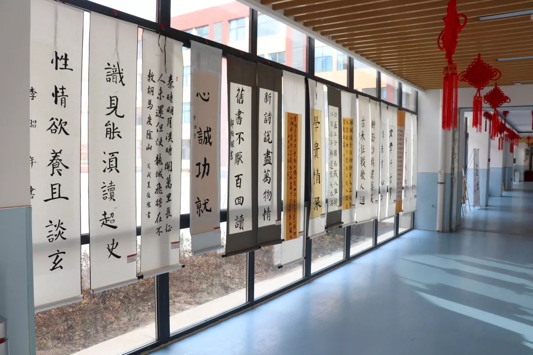 藝術節(jié) | 校園畫展顯桃李風華，培文學子創(chuàng)藝術新篇！
