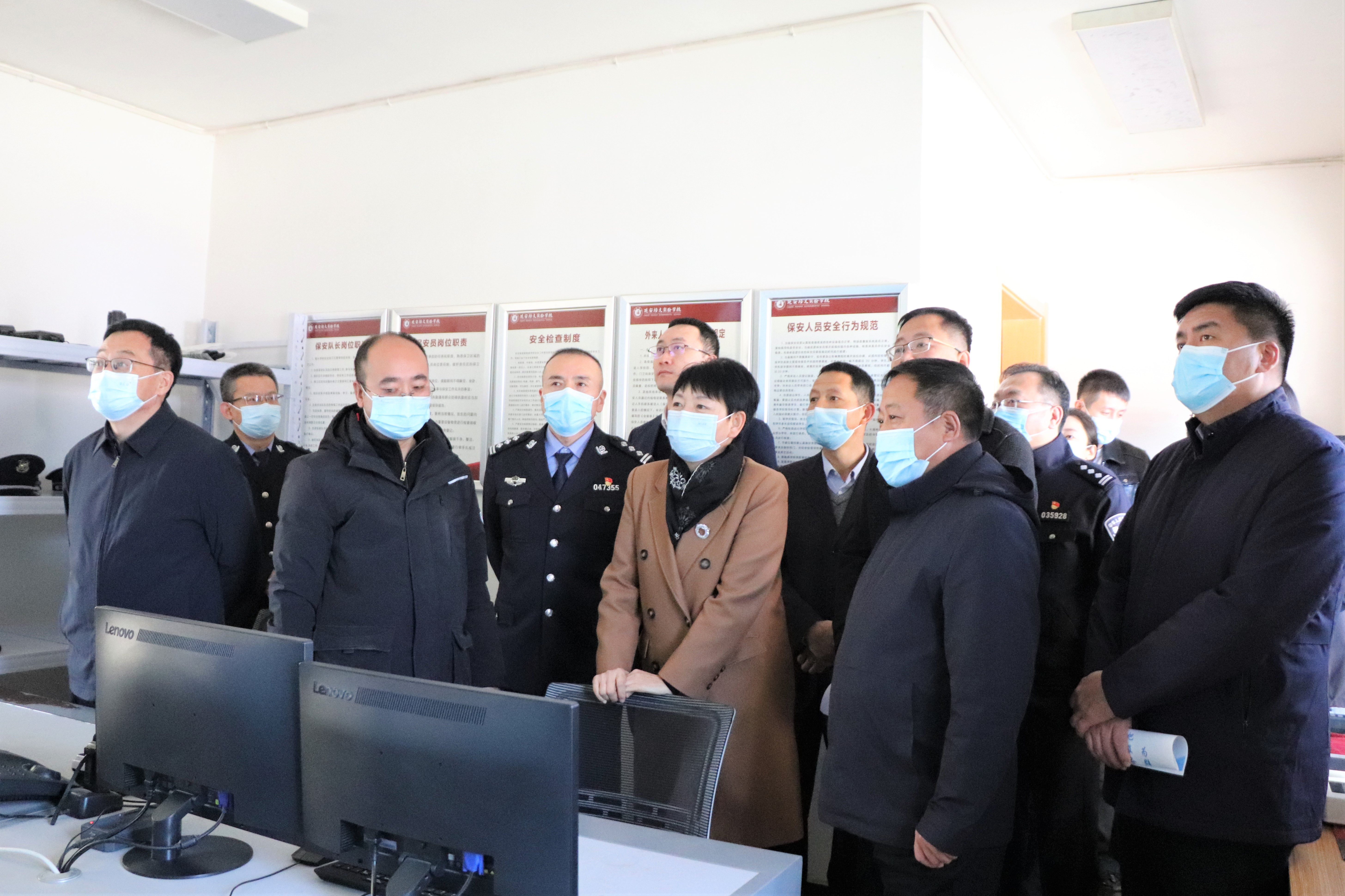 寶塔區(qū)人大常委會(huì)主任常延麗一行深入我校檢查公安部門規(guī)范化執(zhí)法情況