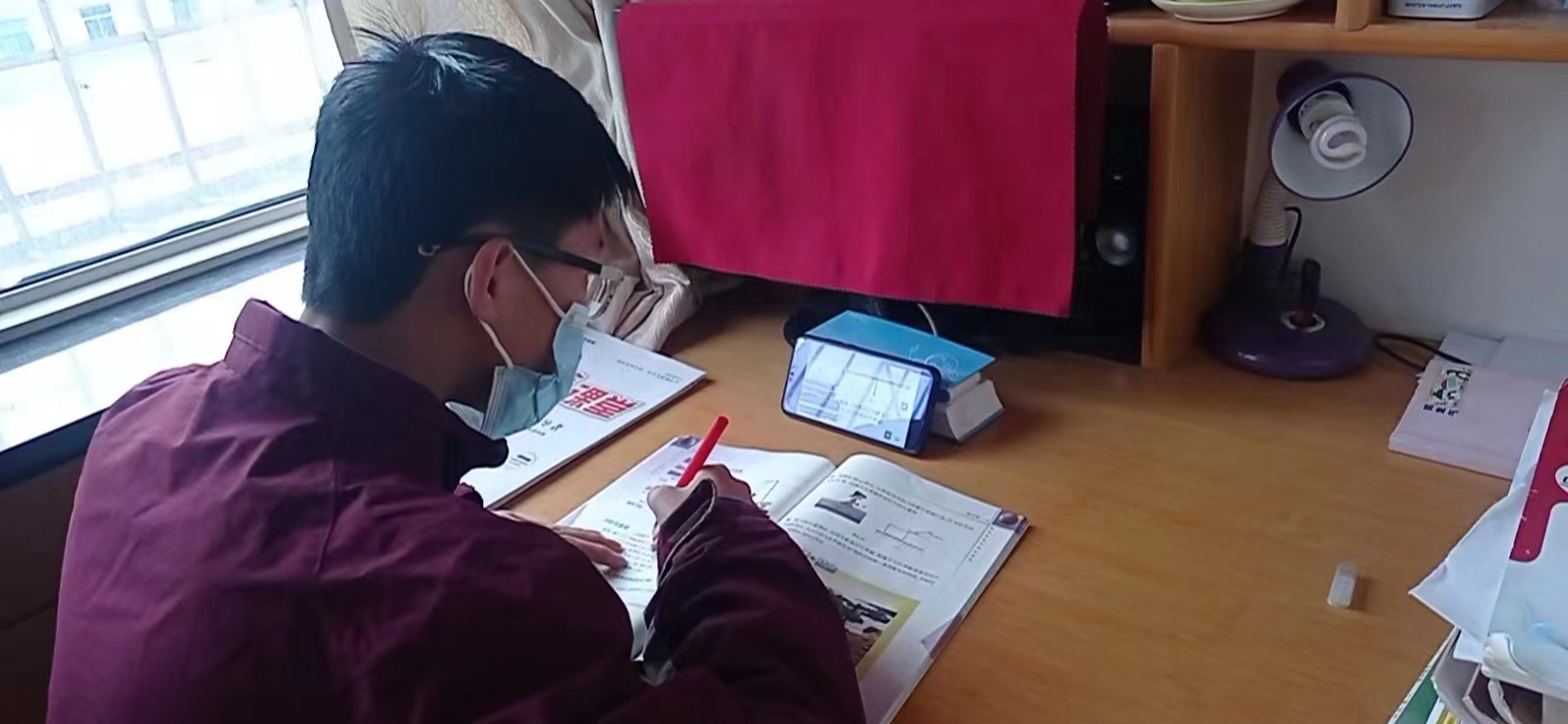 “銘記歷史，勿忘國殤” 線上主題升旗儀式